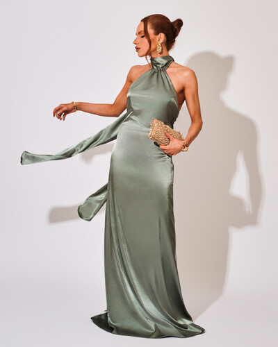 Foto Vestido de Festa Gola Alta com Decote nas Costas Acetinado Verde Menta