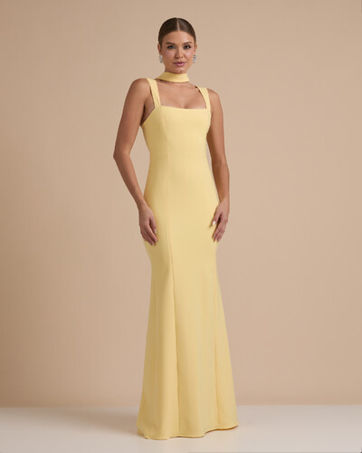Foto Vestido de Festa Longo Alfaiataria Alça Larga e Lenço Amarelo Manteiga