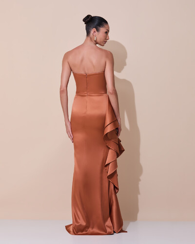 Foto Vestido de Festa Longo Tomara que Caia Cetim Babado Fenda Mocha Mousse