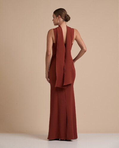 FotoVestido de Festa Longo Alfaiataria Alca Larga e Lenço Terracota