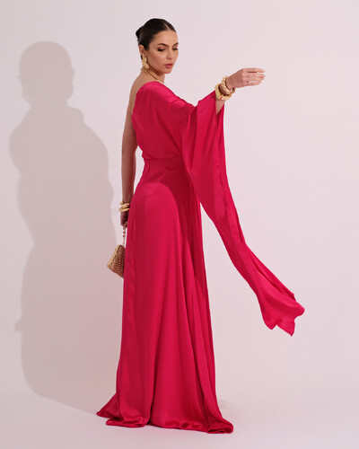 FotoVestido Longo de Cetim Fluido uma Manga e Detalhe Torcido Pink