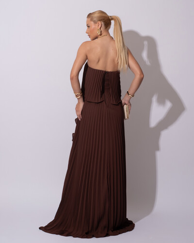 FotoVestido de Festa Longo Crepe Chiffon Tomara que Caia Plissado com Babado Cascata Marrom