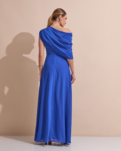 Foto Vestido de Festa Longo Um Ombro Só Crepe Chiffon Capa Drapeado Azul Royal