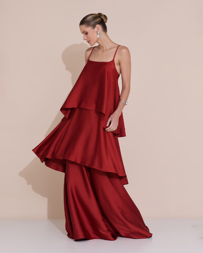 Foto Vestido de Festa Longo Decote Reto Alças Finas Cetim Camadas Terracota
