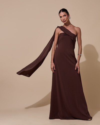 Foto Vestido de Festa Longo Tomara que Caia Crepe Chiffon Lenço Drapeado Costas Trançada Marrom