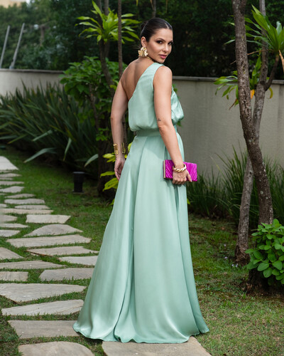 FotoVestido Longo um Ombro com Busto Blousê e Fenda Menta