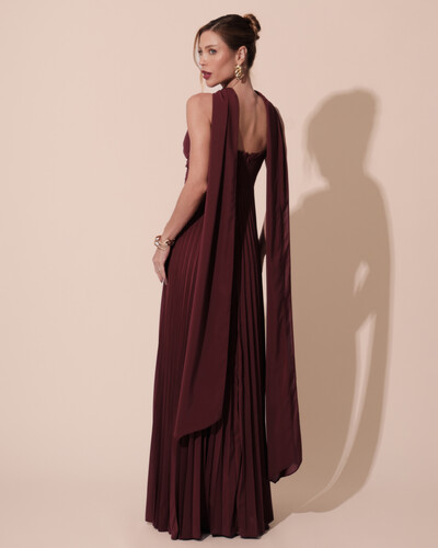 FotoVestido de Festa Longo Plissado Crepe Chiffon com Alça e Lenço Marsala