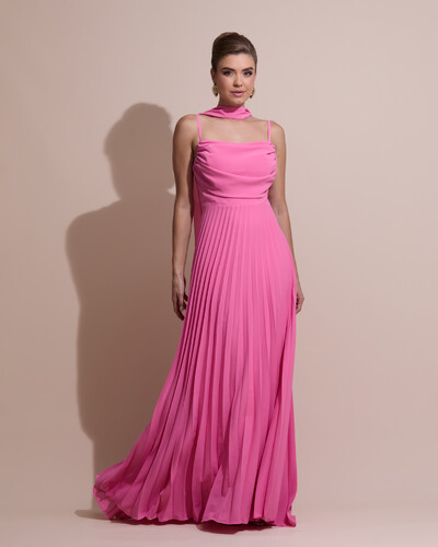 Foto Vestido de Festa Longo Crepe Chiffon Plissado Trançado e Lenço Rosa