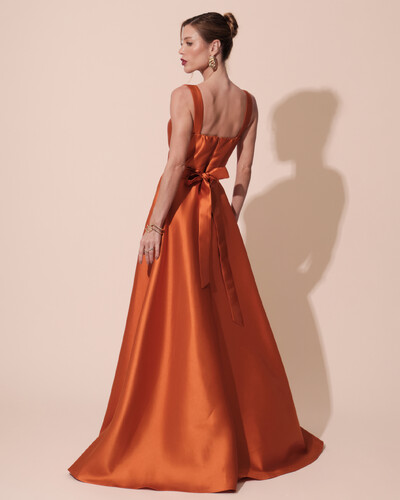 FotoVestido de Festa Longo Zibeline com Fenda e Faixa Terracota