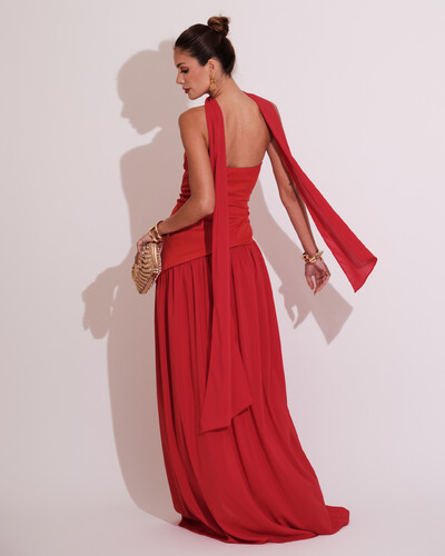 FotoVestido de Festa Longo Tomara que Caia Alfaiataria e Saia Crepe Chiffon e Lenço Vermelho
