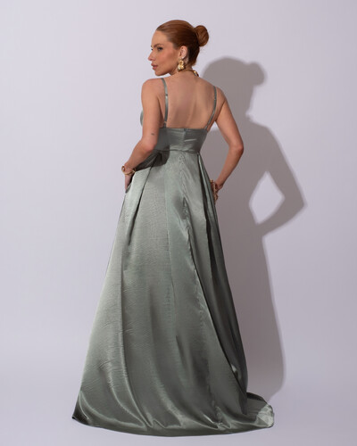 FotoVestido de Festa Longo Cetim Decote em V e Fenda Verde Menta