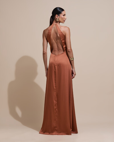 Foto Vestido de Festa Longo Cetim Fluido com Argola Frente Única Mocha Mousse
