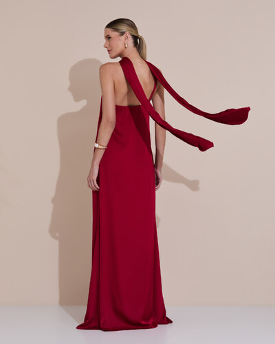 Foto Vestido de Festa Longo em Cetim Fluido um Ombro Só com Lenço Marsala