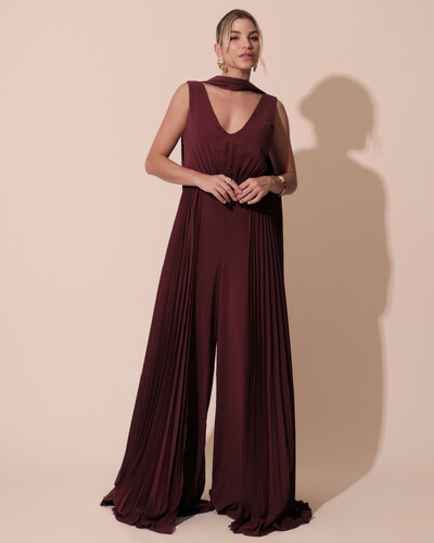 Foto Macacão de Festa Longo Crepe Pantalona Plissado e Lenço Marsala