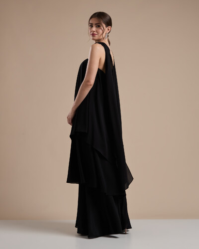 FotoVestido de Festa Longo Chiffon Crepe em Camadas com Lenço Preto
