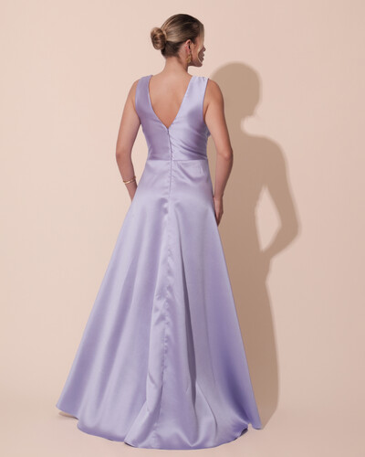 FotoVestido de Festa Longo Plus Size Zibeline Faixa e Flor Lilás