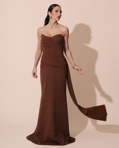 Foto Vestido de Festa Longo Alfaiataria Tomara que Caia Drapeado Faixa Marrom