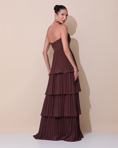 Foto Vestido de Festa Longo Tomara que Caia Crepe Chiffon Plissado Camadas Marrom