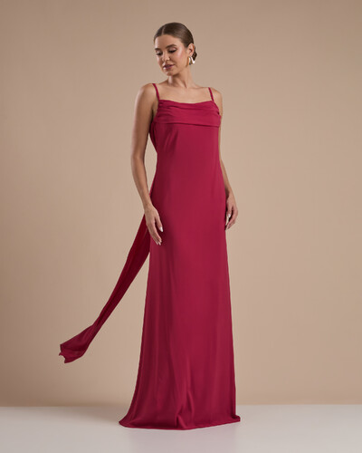 Foto Vestido de Festa Longo Crepe Chiffon Costas Lenço Cauda Cereja