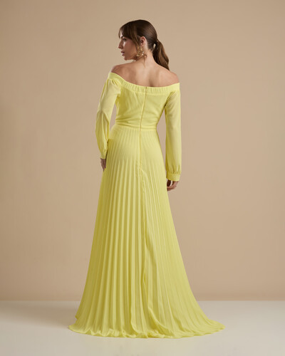 FotoVestido de Festa Longo Crepe Chiffon Plissado Ombro a Ombro Amarelo Manteiga