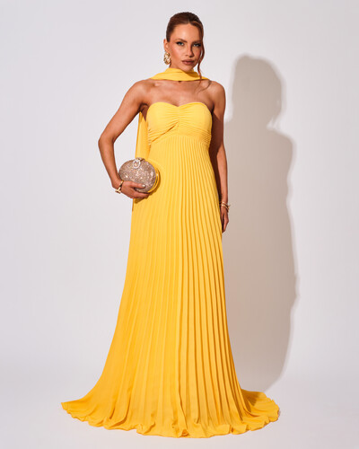 Foto Vestido de Festa Longo Tomara que Caia Plissado com Lenço Amarelo