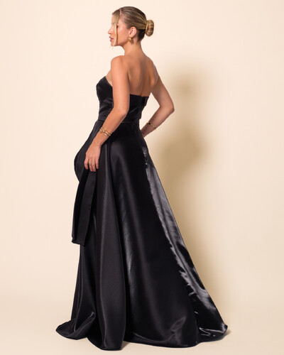 FotoVestido de Festa Longo Cetim Cristal Tomara que Caia Detalhe Preto