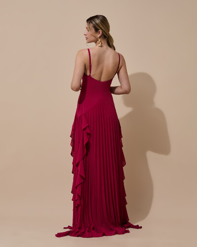 Foto Vestido de Festa Longo Crepe Chiffon Alça Fina Saia Plissada com Babado Cascata Cereja