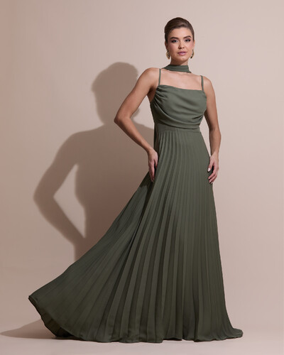 Foto Vestido de Festa Longo Crepe Chiffon Plissado Trançado e Lenço Verde Oliva