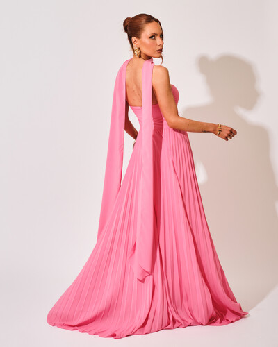 FotoVestido de Festa Longo Tomara que Caia Plissado com Lenço Rosa