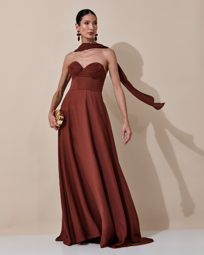 Foto Vestido de Festa Longo Tomara que Caia Crepe Chiffon Decote Coração Lenço Marrom New