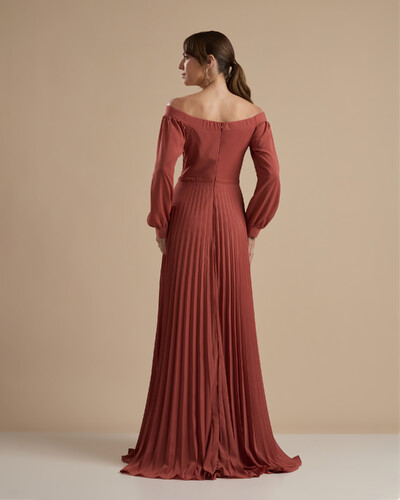 FotoVestido de Festa Longo Crepe Chiffon Plissado Ombro a Ombro Terracota