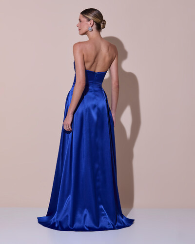 Foto Vestido de Festa Longo Tomara que Caia Cetim Decote Coração Fenda Azul Royal