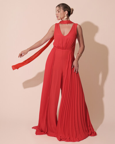 Foto Macacão de Festa Longo Crepe Pantalona Plissado e Lenço Vermelho New