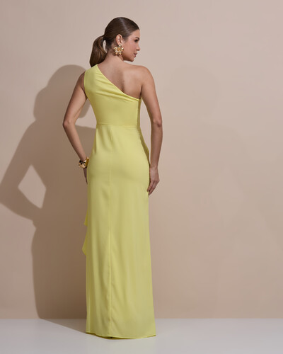 Foto Vestido de Festa Midi Um Ombro Só Crepe Chiffon Babados Cascata Fenda Amarelo Manteiga