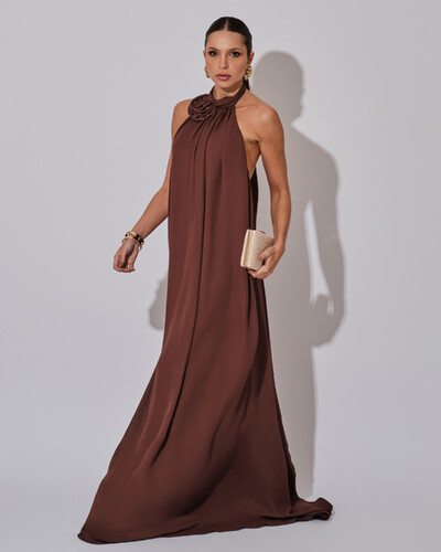 Foto Vestido Longo Crepe Chiffon Frente Única Fluido Flor Removível Marrom
