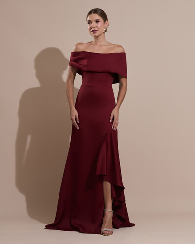 Foto Vestido de Festa Longo Alfaiataria Ombro a Ombro com Babado Cascata Marsala