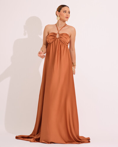 Foto Vestido de Festa Longo Cetim Fluido Frente Única Costa Cruzada Mocha Mousse
