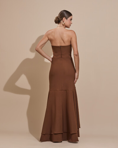 Foto Vestido Longo com Fenda de Babados Alfaiataria Marrom