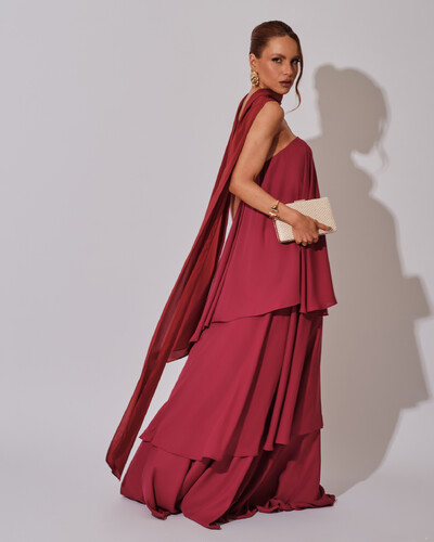 FotoVestido de Festa Longo Chiffon Crepe em Camadas com Lenço Cereja