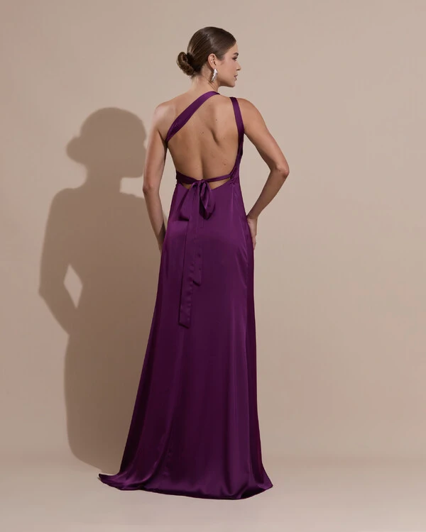 Vestido de Festa Longo Cetim Fluido Um Ombro Só Amarração Costas Roxo