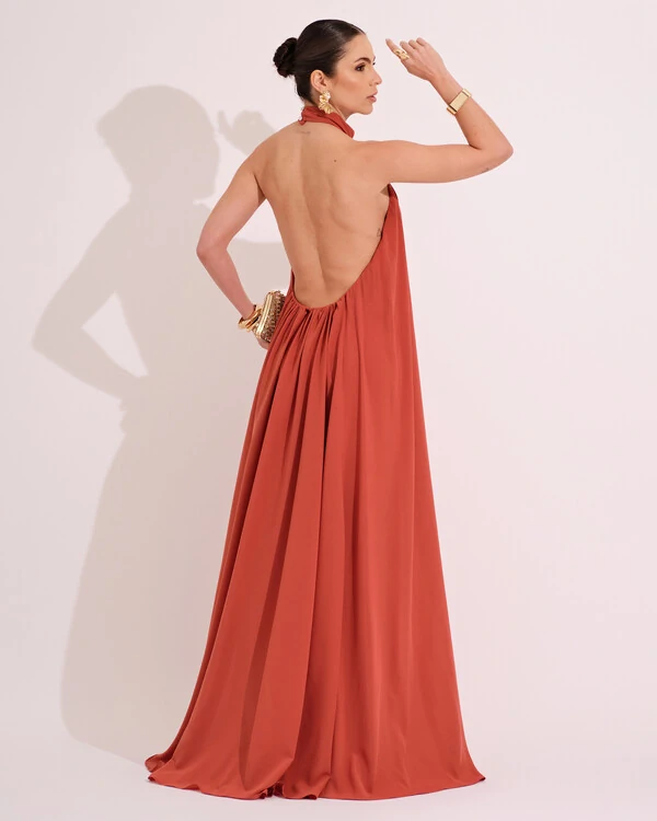 Vestido Longo Crepe Chiffon Frente Única Fluido Flor Removível Terracota