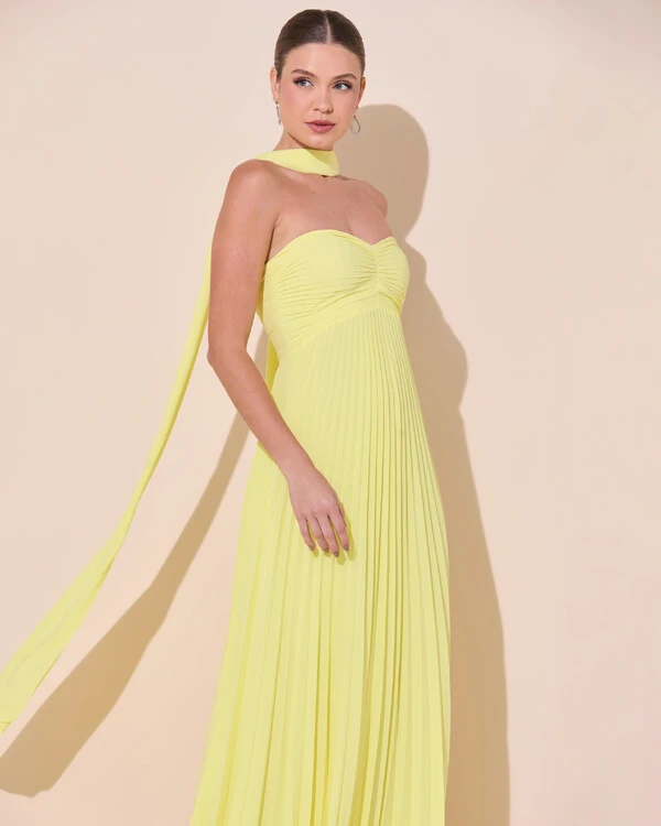 Vestido de Festa Longo Tomara que Caia Plissado com Lenço Amarelo Manteiga