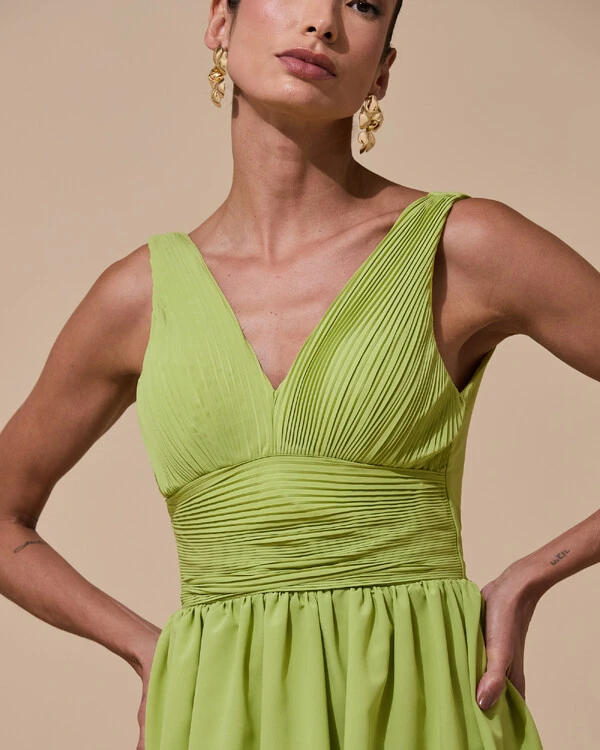 Vestido de Festa Longo Decote V Crepe Chiffon Plissado Camadas Babado Verde Garden