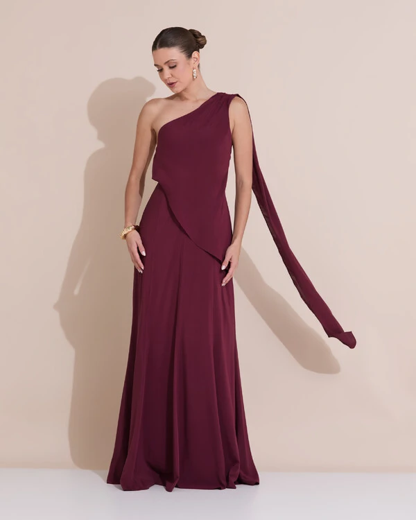 Vestido de Festa Longo Um Ombro Só Crepe Chiffon Lenço Marsala