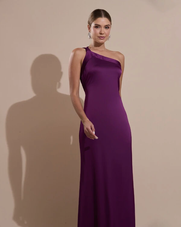 Vestido de Festa Longo Cetim Fluido Um Ombro Só Amarração Costas Roxo