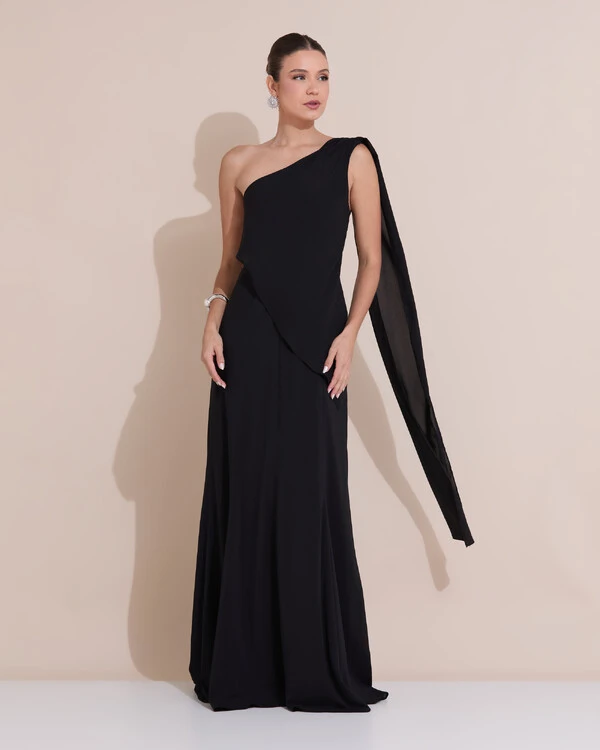 Vestido de Festa Longo Um Ombro Só Crepe Chiffon Lenço Preto