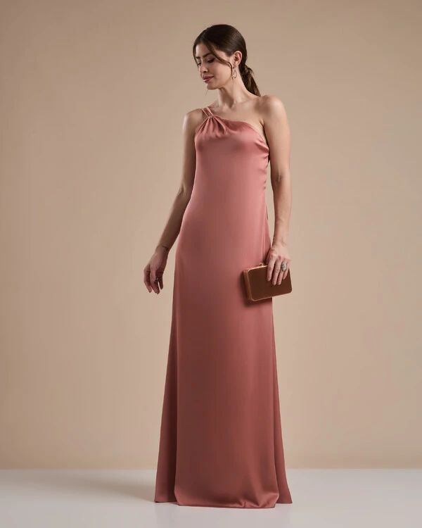 Vestido de Festa Longo em Cetim Fluido um Ombro Só com Lenço Rosa Blush