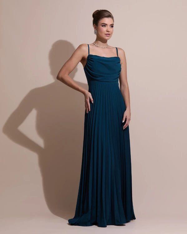 Vestido de Festa Longo Crepe Chiffon Plissado Trançado e Lenço Verde Escuro