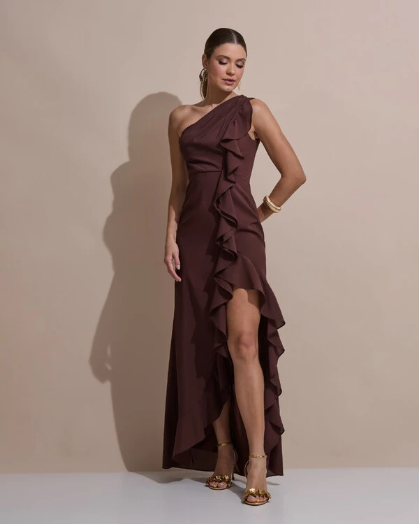 Vestido de Festa Midi Um Ombro Só Crepe Chiffon Babados Cascata Fenda Marrom