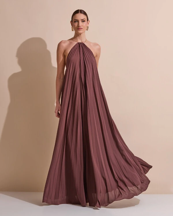 Vestido de Festa Longo Frente Única Plissado Crepe Chiffon Argola Marrom
